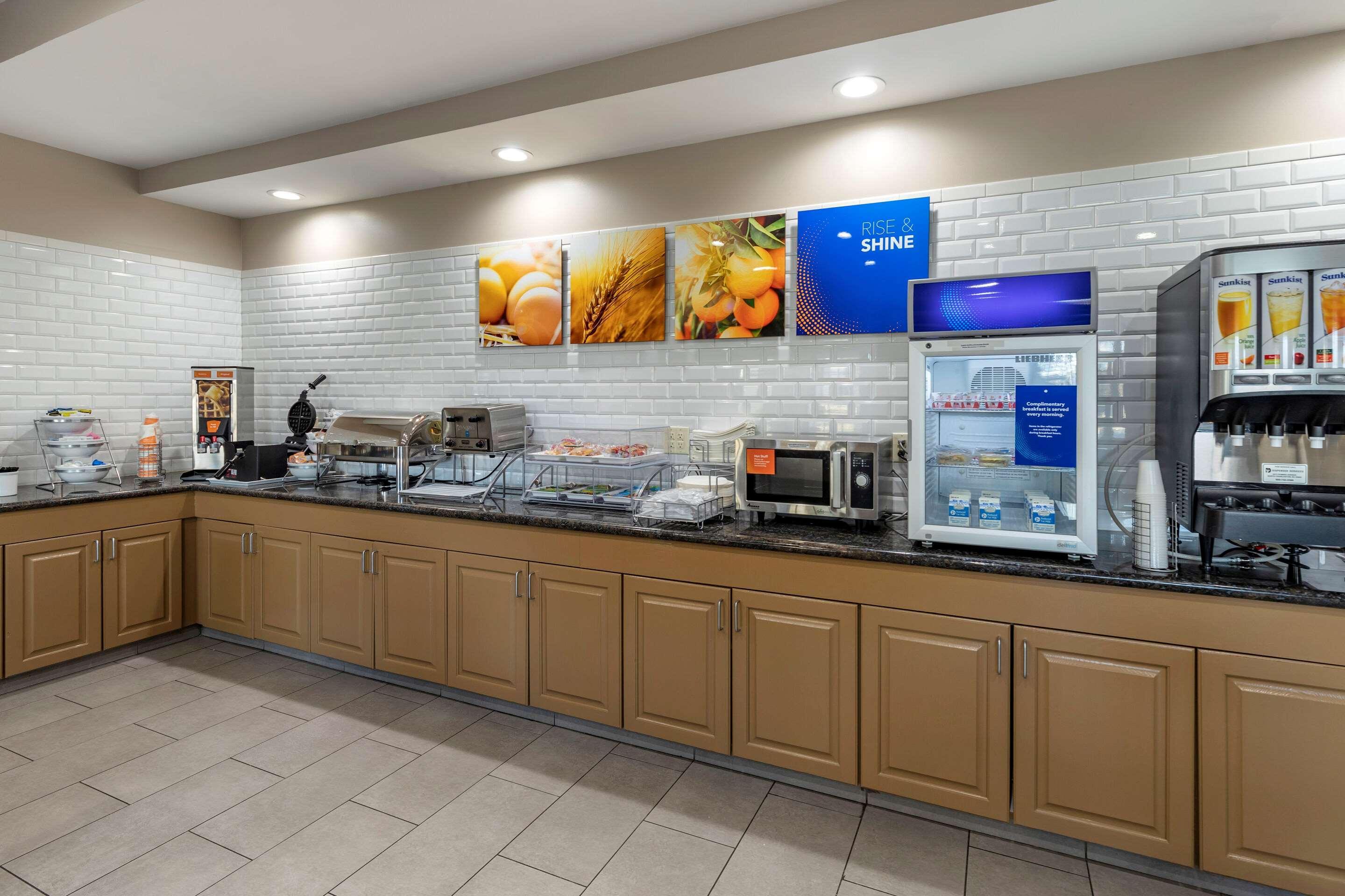 Comfort Inn & Suites High Point - Archdale Exteriör bild